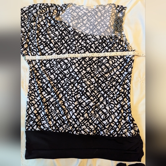 Lot of 3 szL Black sleeveless shirts VGUC - Picture 3 of 10